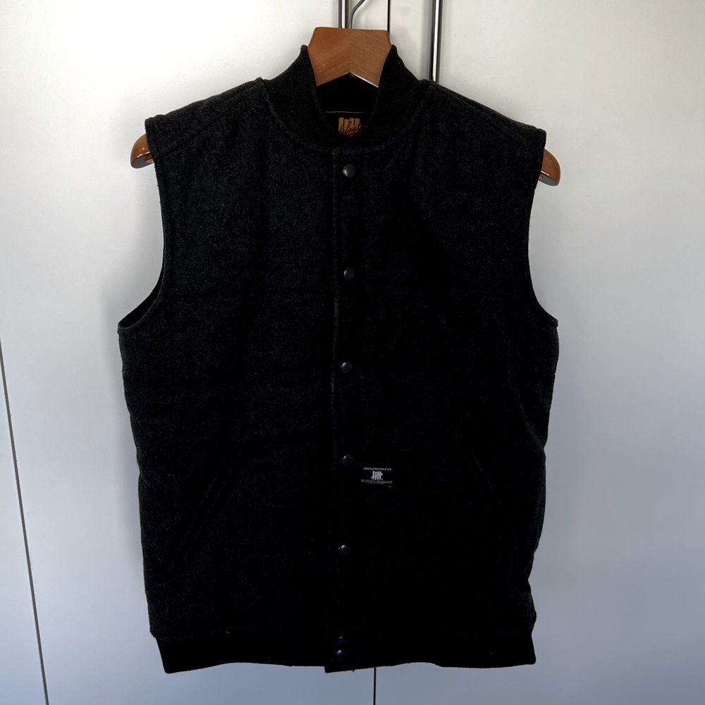Undefeated Charcoal Puffer Vest - Size M